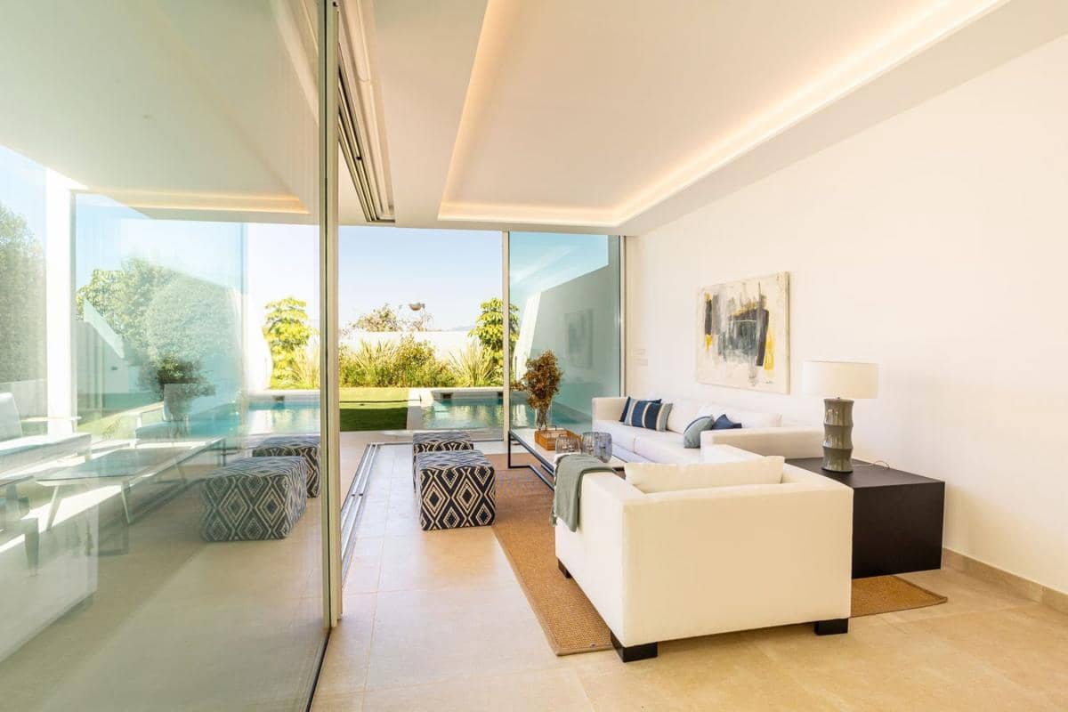Casa de 4 habitaciones en Marbella en venta con piscina garaje - 1.890.000 € (Ref: 9909548)