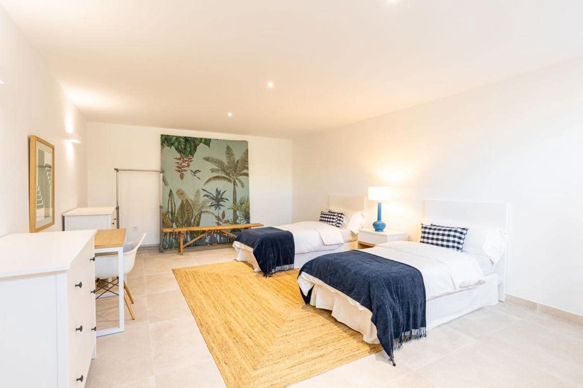 Casa de 4 habitaciones en Marbella en venta con piscina garaje - 1.890.000 € (Ref: 9909548)