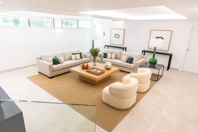 Casa de 4 habitaciones en Valdeolletas - Las Cancelas - Xarblanca, Marbella en venta con piscina garaje - 1.890.000 € (Ref: 9909548)