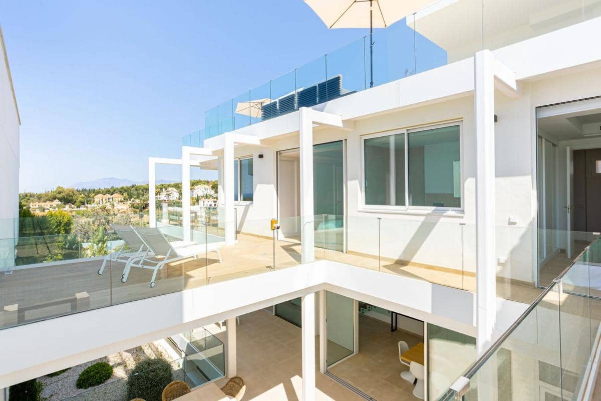 Casa de 4 habitaciones en Marbella en venta con piscina garaje - 1.890.000 € (Ref: 9909548)
