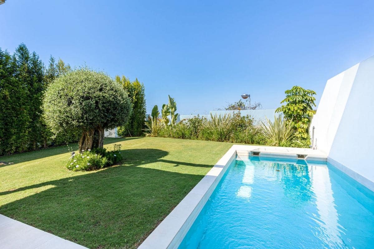 Casa de 4 habitaciones en Marbella en venta con piscina garaje - 1.890.000 € (Ref: 9909548)