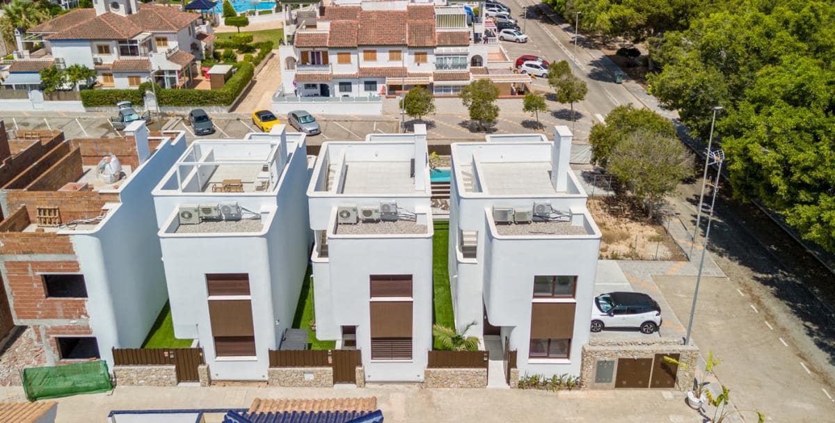 3 soverom Villa til salgs i Pilar de la Horadada med svømmebasseng - € 559 900 (Ref: 9909554)