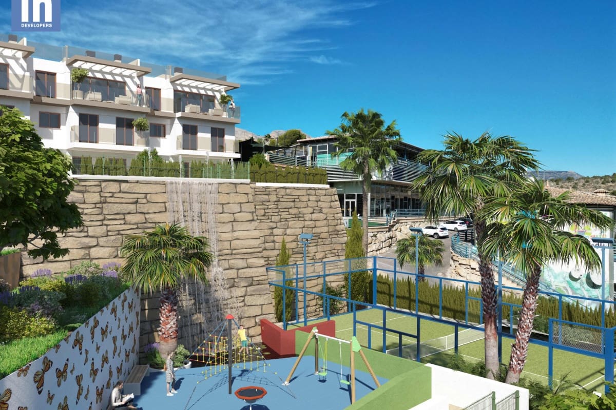 Casa de 4 habitaciones en La Nucia en venta con piscina garaje - 465.000 € (Ref: 9909555)
