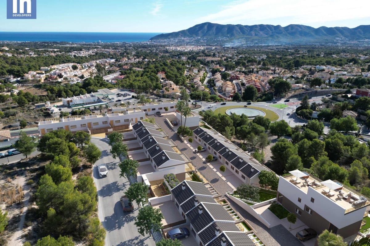 Casa de 4 habitaciones en La Nucia en venta con piscina garaje - 465.000 € (Ref: 9909555)