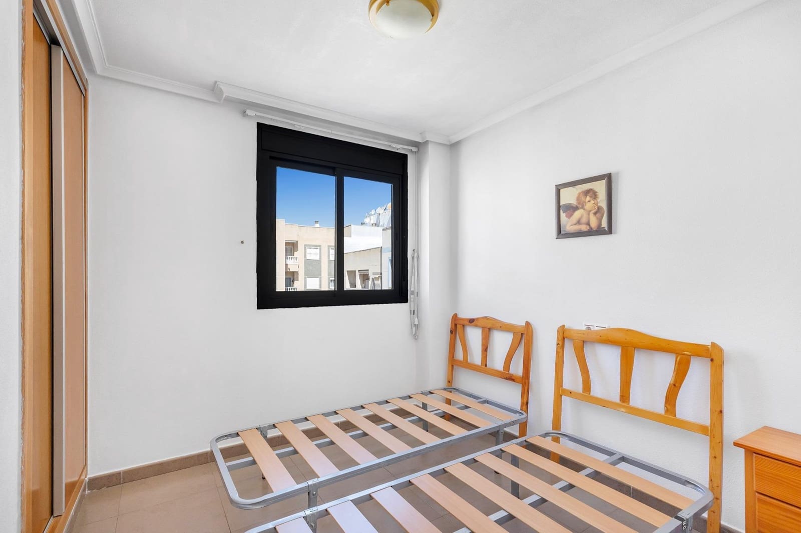 2 bedroom Apartment for sale in Torrevieja - € 139,900 (Ref: 9911293)