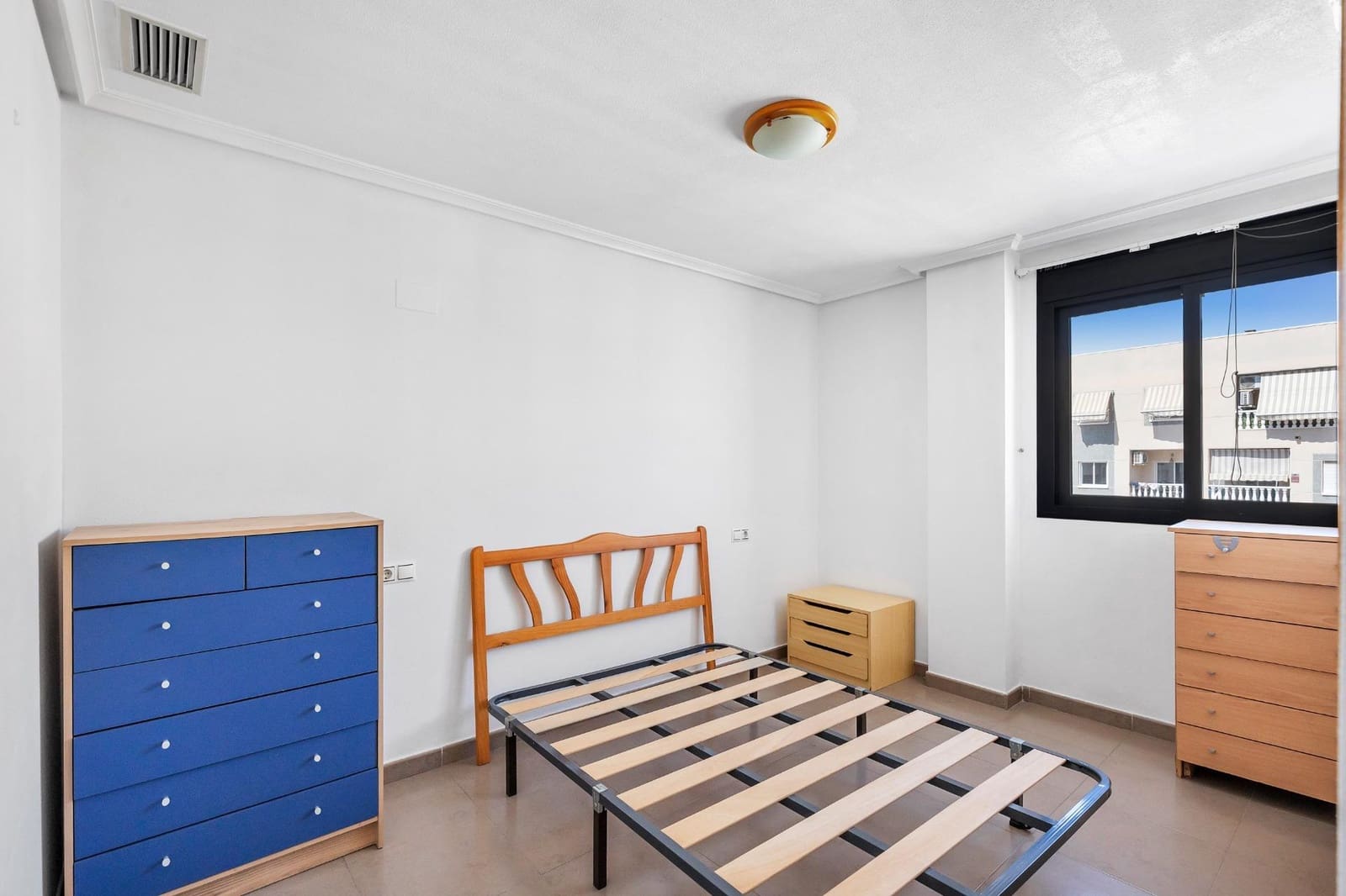 2 bedroom Apartment for sale in Torrevieja - € 139,900 (Ref: 9911293)
