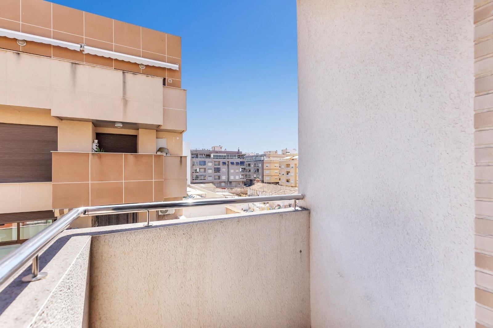 2 bedroom Apartment for sale in Torrevieja - € 139,900 (Ref: 9911293)