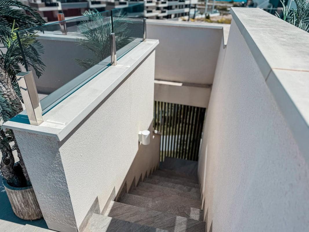 2 slaapkamer Appartement te koop in Orihuela met zwembad - € 575.000 (Ref: 9911328)