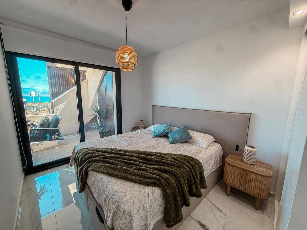 2 slaapkamer Appartement te koop in Orihuela met zwembad - € 575.000 (Ref: 9911328)