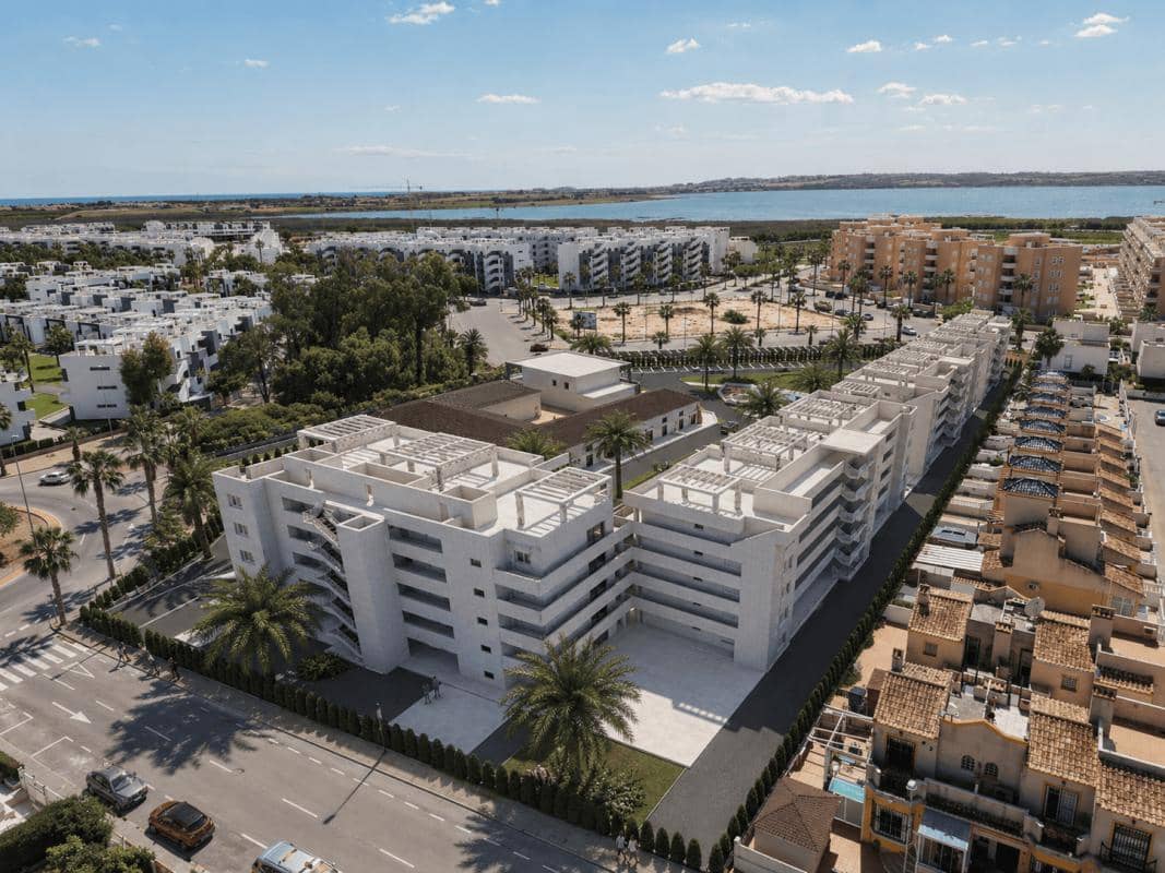 2 slaapkamer Appartement te koop in Guardamar del Segura met zwembad garage - € 295.000 (Ref: 9912182)