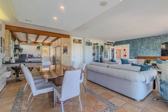 3 quarto Quinta/Casa Rural para venda em San Miguel de Salinas com piscina garagem - 999 900 € (Ref: 9912426)