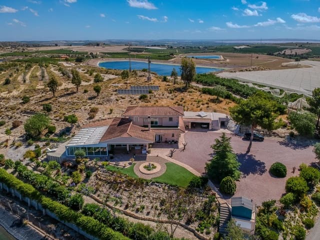 3 quarto Quinta/Casa Rural para venda em San Miguel de Salinas com piscina garagem - 999 900 € (Ref: 9912426)