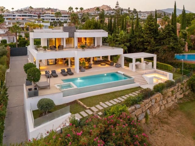 5 bedroom Villa for sale in Los Naranjos, Marbella with pool garage - € 4,595,000 (Ref: 9913467)