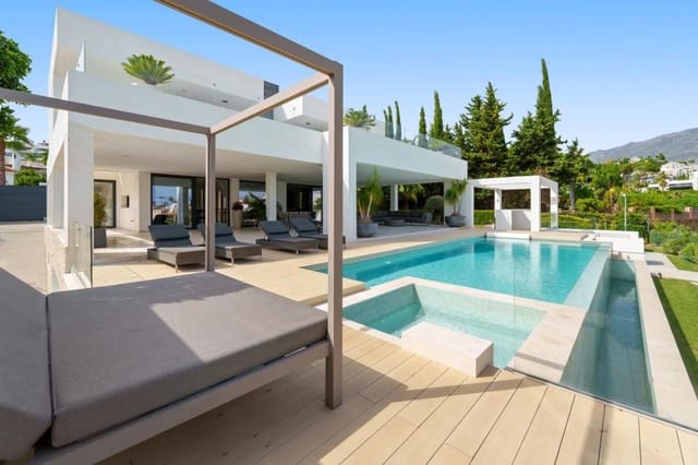 5 bedroom Villa for sale in Los Naranjos, Marbella with pool garage - € 4,595,000 (Ref: 9913467)