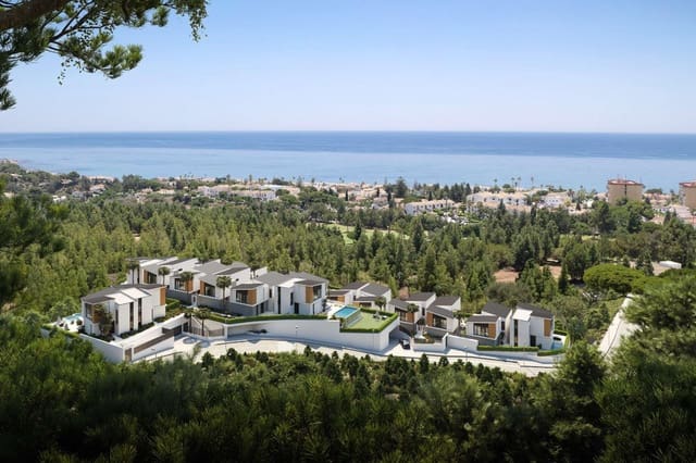 Chalet de 4 habitaciones en La Cala de Mijas, Mijas en venta con piscina - 1.324.000 € (Ref: 9913552)