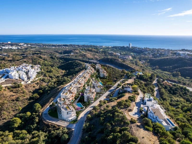 2 bedroom Apartment for sale in Marbella with pool garage - € 575,000 (Ref: 9913592)