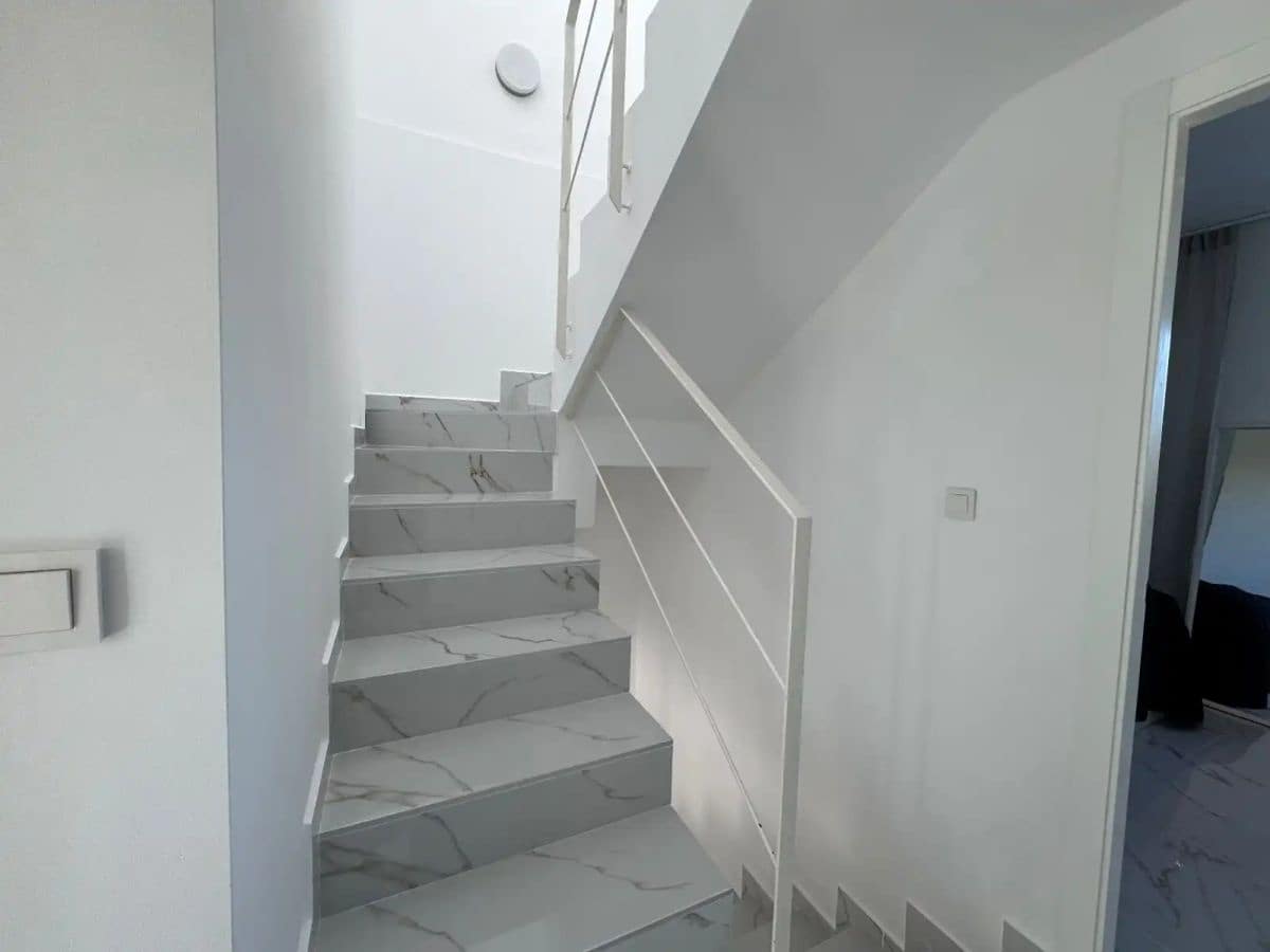 2 soveværelse Byhus til salg i Torrevieja med swimmingpool garage - € 319.000 (Ref: 9913813)