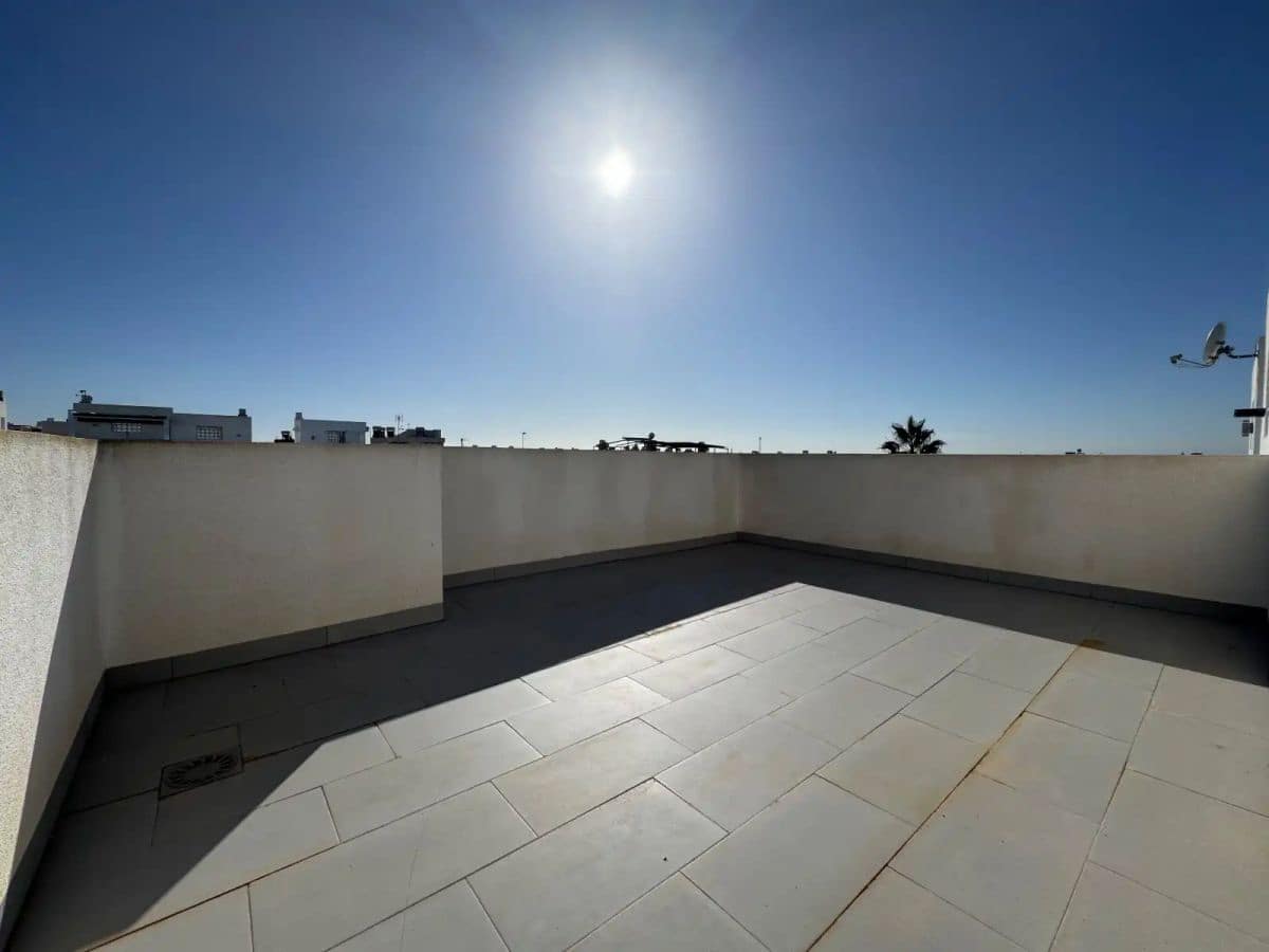 2 soveværelse Byhus til salg i Torrevieja med swimmingpool garage - € 319.000 (Ref: 9913813)