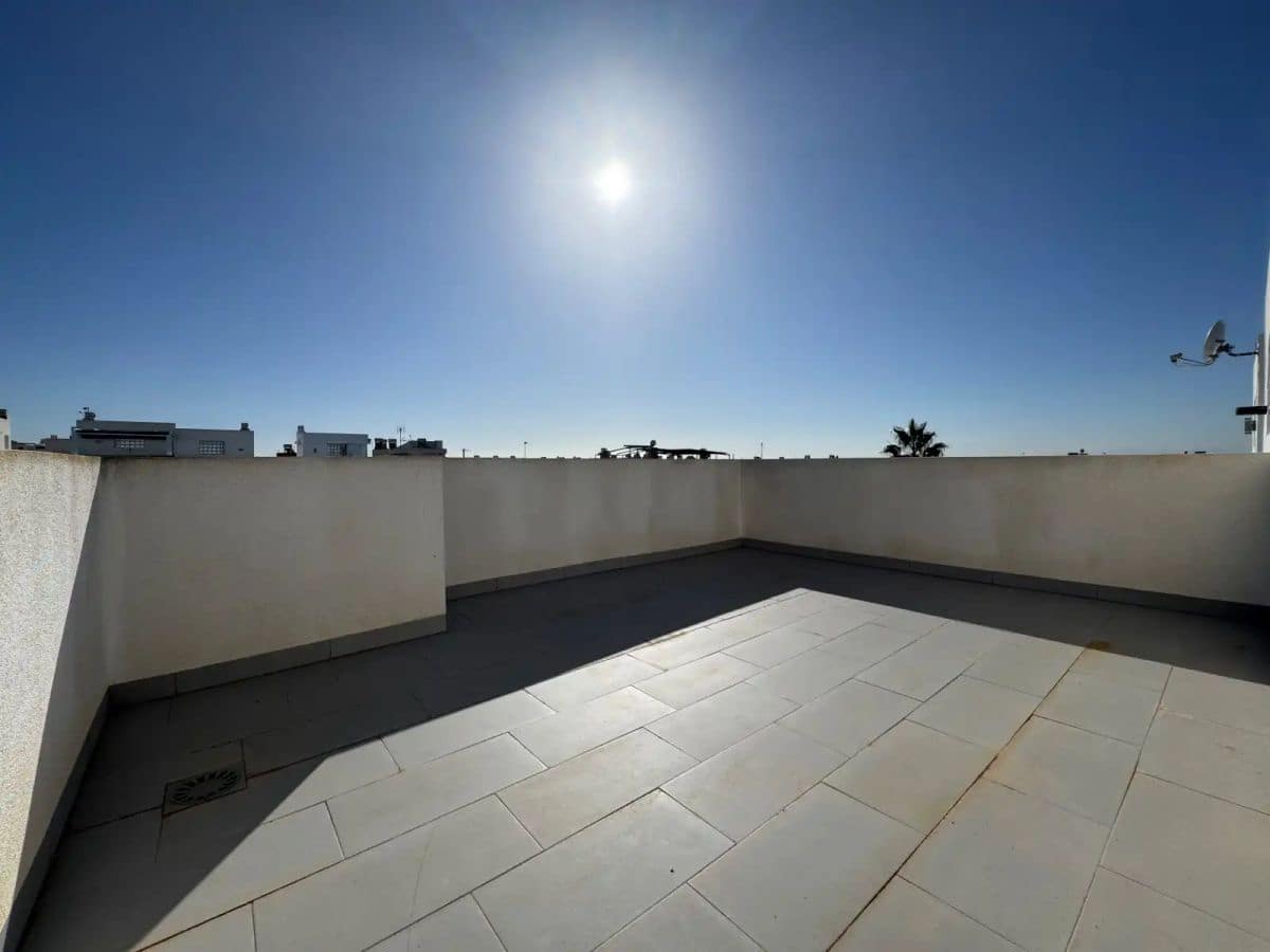 2 soveværelse Byhus til salg i Torrevieja med swimmingpool garage - € 319.000 (Ref: 9913813)