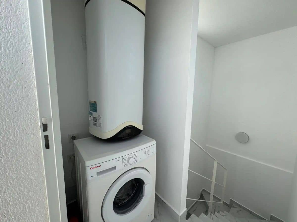 2 soveværelse Byhus til salg i Torrevieja med swimmingpool garage - € 319.000 (Ref: 9913813)