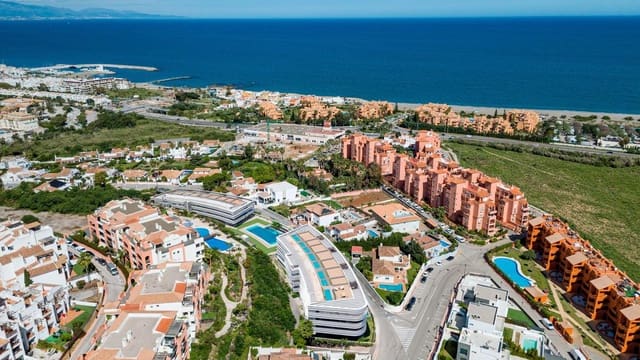 2 sypialnia Apartament na sprzedaż w Manilva Pueblo, Manilva z basenem - 381 800 € (Ref: 9913831)