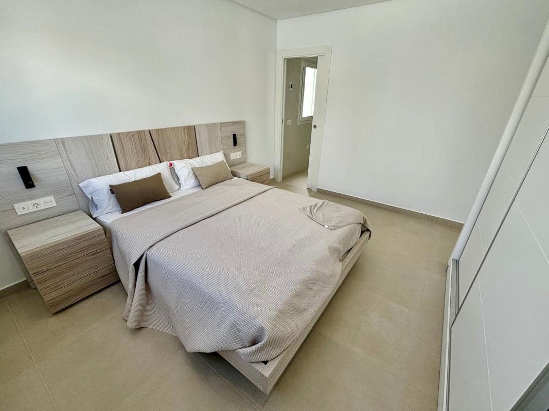 3 slaapkamer Villa te koop in Benijofar met zwembad - € 589.000 (Ref: 9913870)