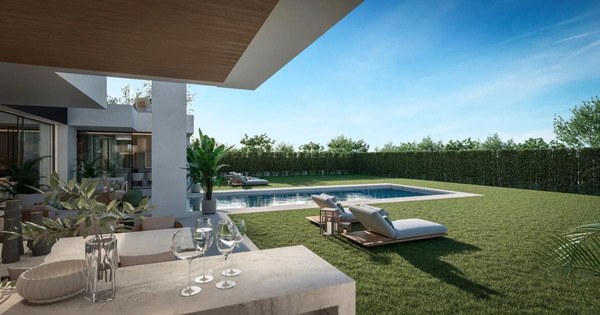 4 slaapkamer Villa te koop in New Golden Mile met zwembad garage - € 2.400.000 (Ref: 9913915)