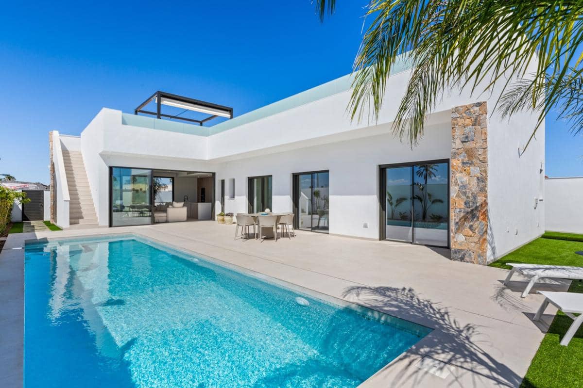 3 sovrum Villa till salu i Los Alcazares med pool - 499 900 € (Ref: 9913957)