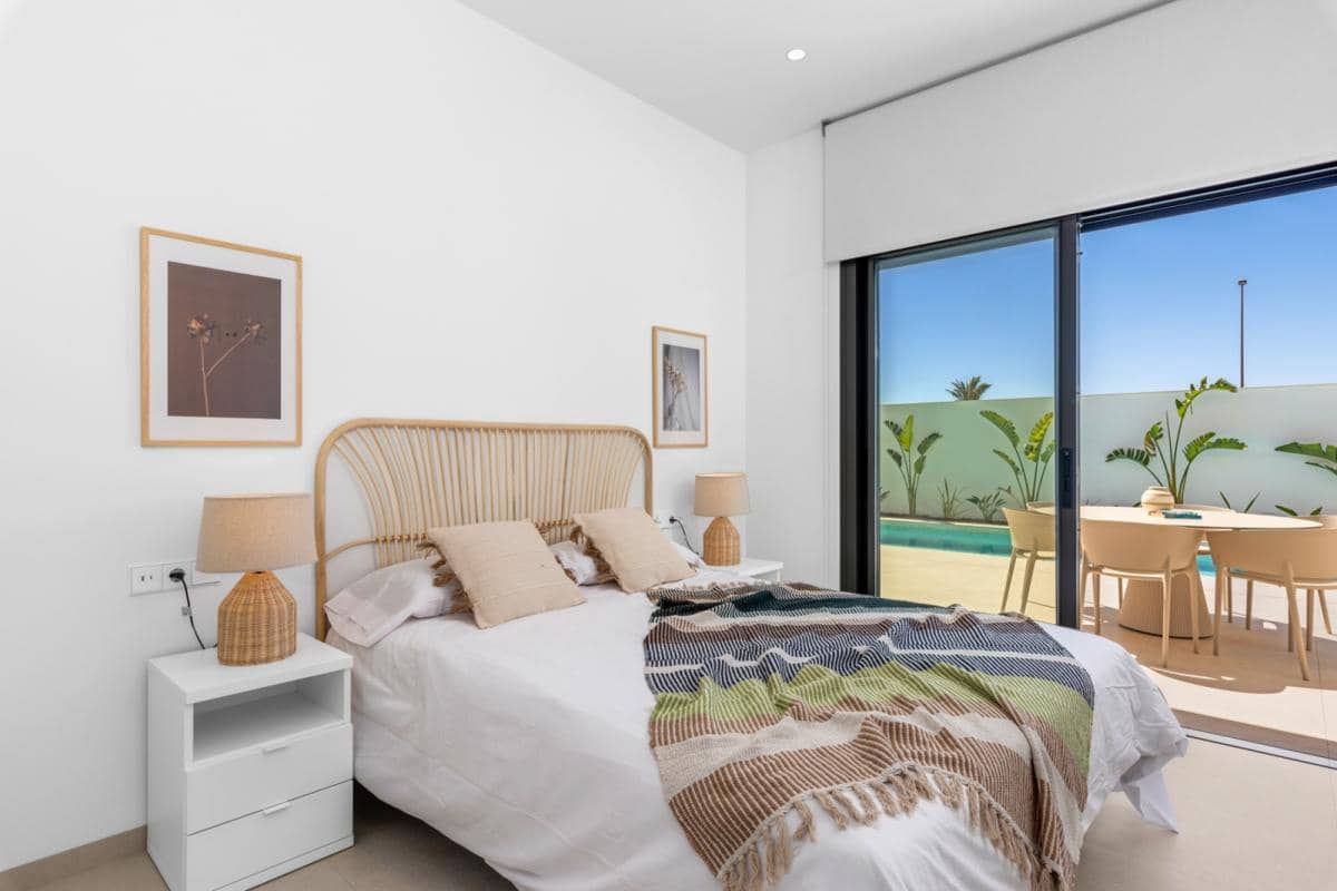 3 sovrum Villa till salu i Los Alcazares med pool - 499 900 € (Ref: 9913957)
