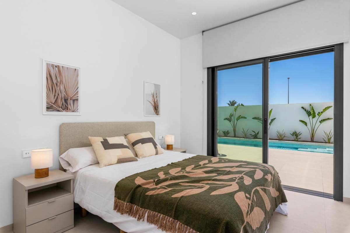 3 sovrum Villa till salu i Los Alcazares med pool - 499 900 € (Ref: 9913957)