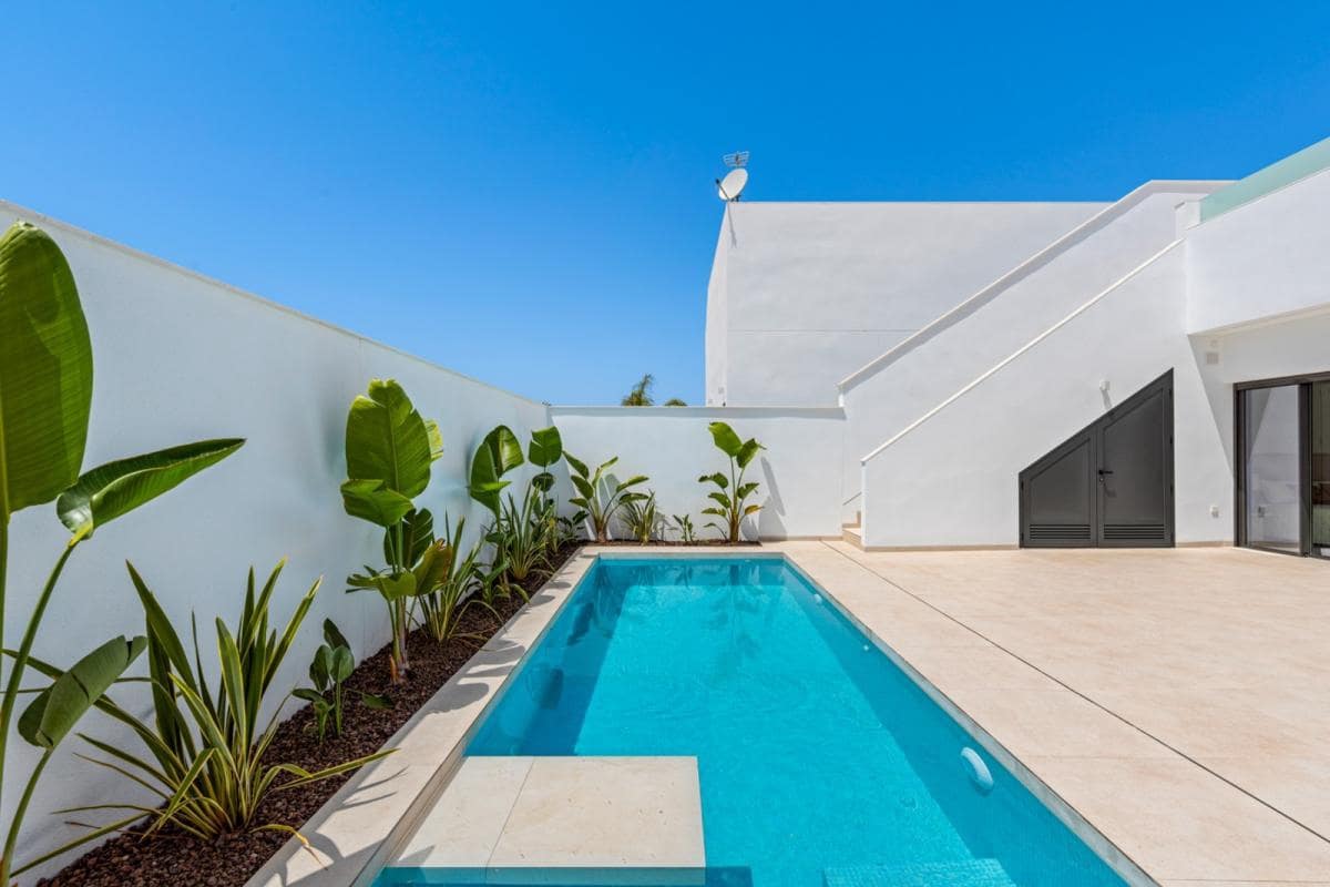 3 sovrum Villa till salu i Los Alcazares med pool - 499 900 € (Ref: 9913957)