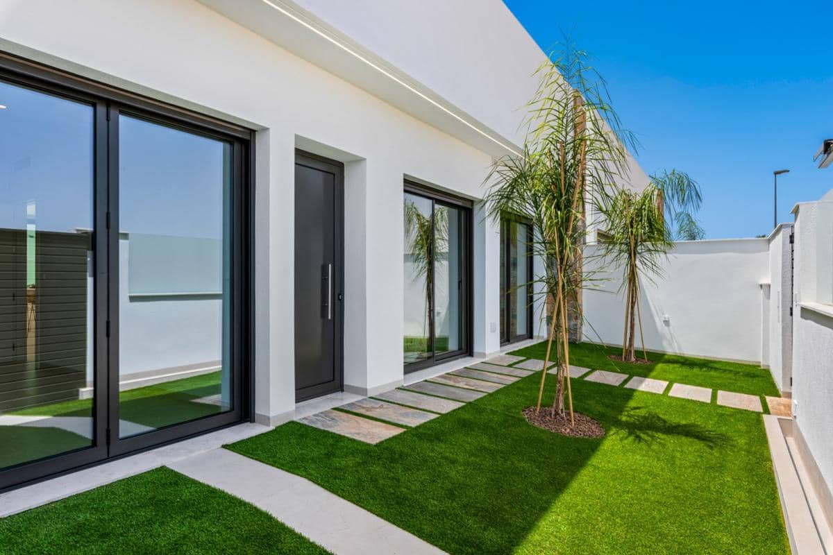 3 sovrum Villa till salu i Los Alcazares med pool - 499 900 € (Ref: 9913957)