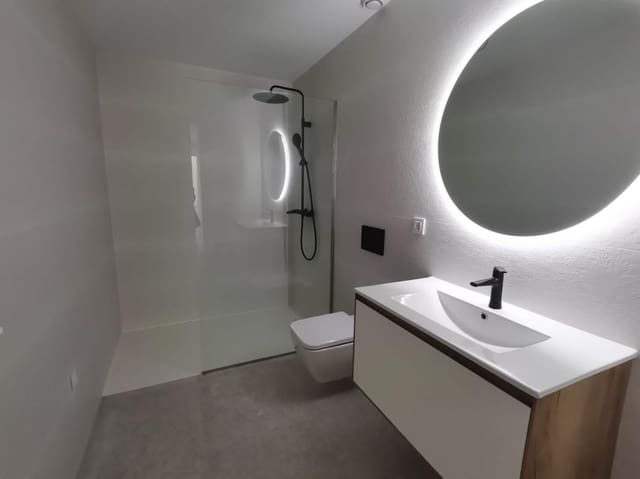 Apartamento de 3 habitaciones en Aguas Nuevas, Torrevieja en venta con piscina garaje - 300.000 € (Ref: 9913963)