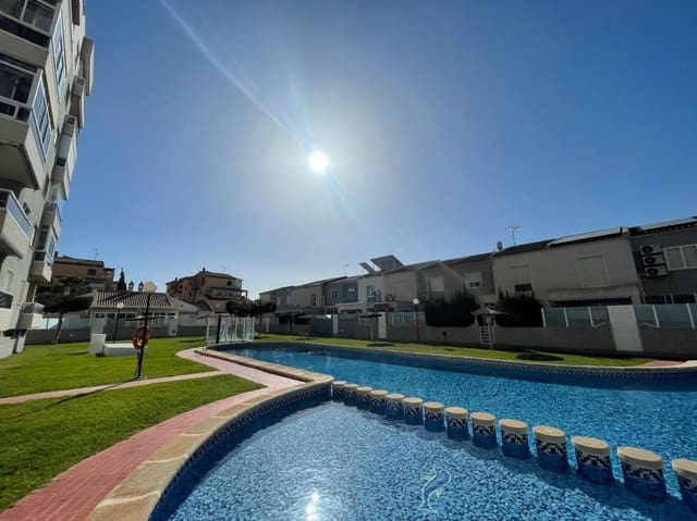 Apartamento de 3 habitaciones en Aguas Nuevas, Torrevieja en venta con piscina garaje - 300.000 € (Ref: 9913963)