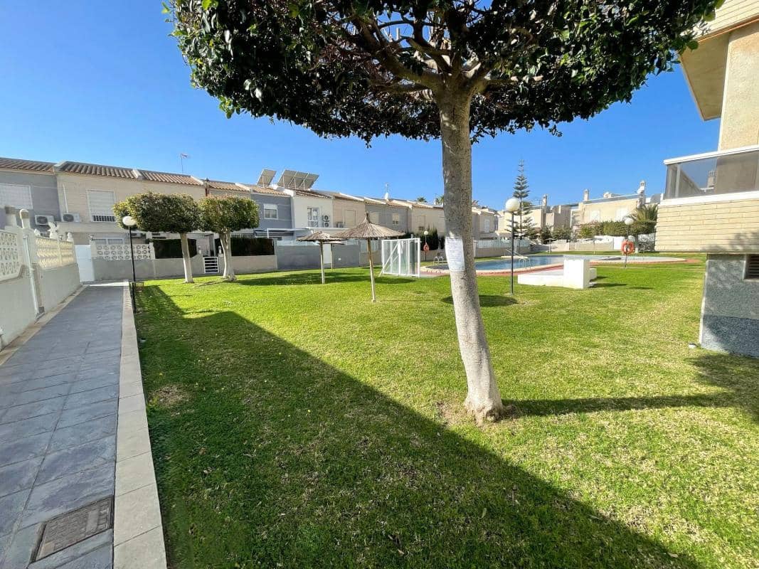 3 soverom Leilighet til salgs i Torrevieja med svømmebasseng garasje - € 300 000 (Ref: 9913963)