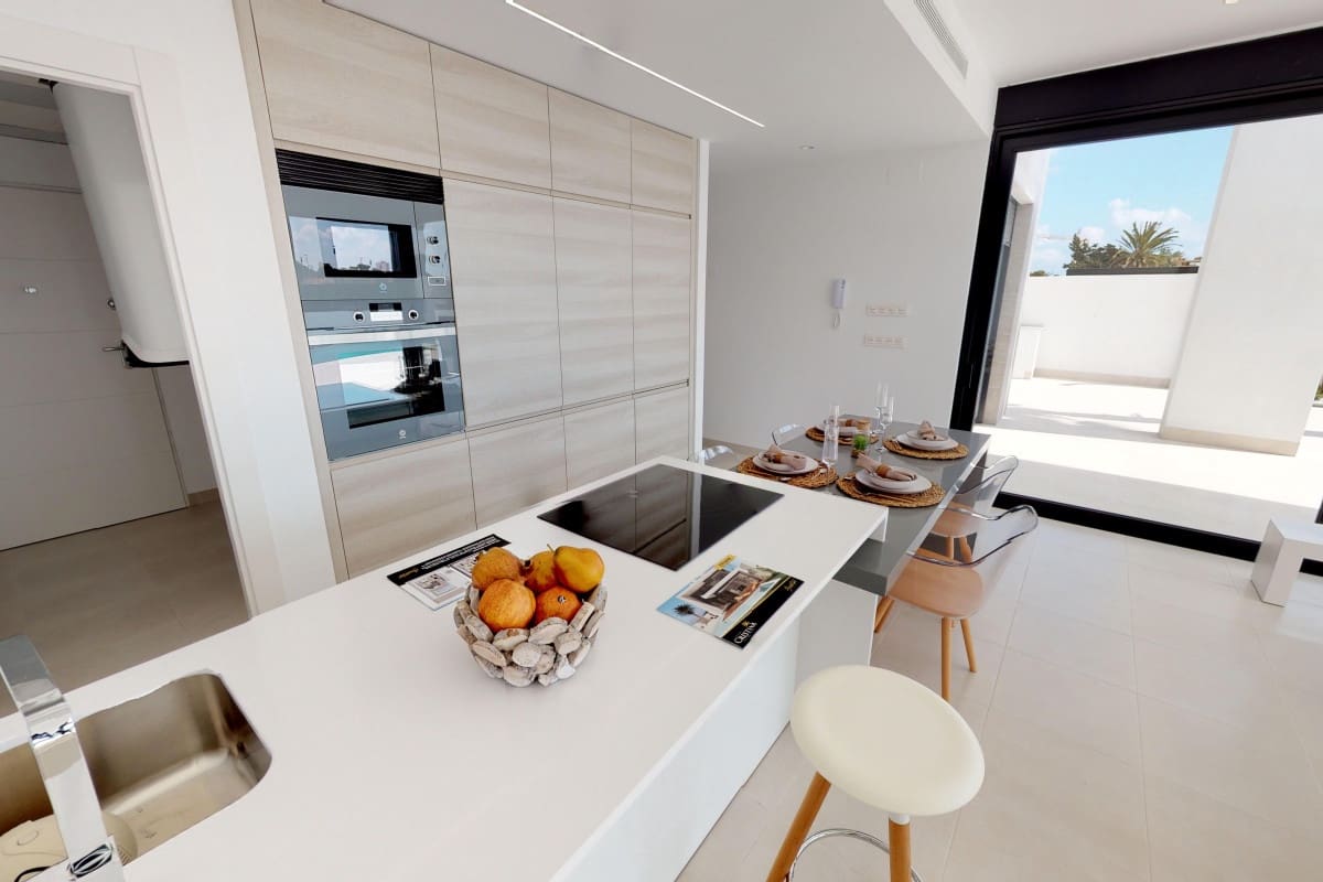 3 slaapkamer Villa te koop in San Pedro del Pinatar met zwembad - € 519.950 (Ref: 9914002)