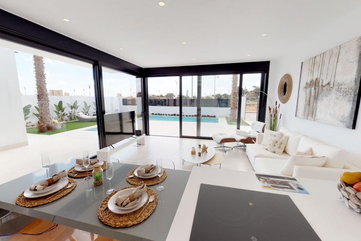 3 slaapkamer Villa te koop in San Pedro del Pinatar met zwembad - € 519.950 (Ref: 9914002)