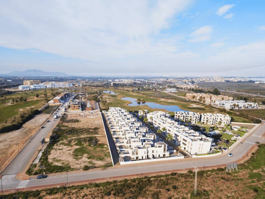 3 bedroom Townhouse for sale in Los Alcazares with garage - € 469,000 (Ref: 9917004)
