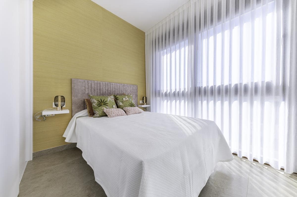 Apartamento de 2 habitaciones en Torrevieja en venta con piscina - 300.000 € (Ref: 9917040)