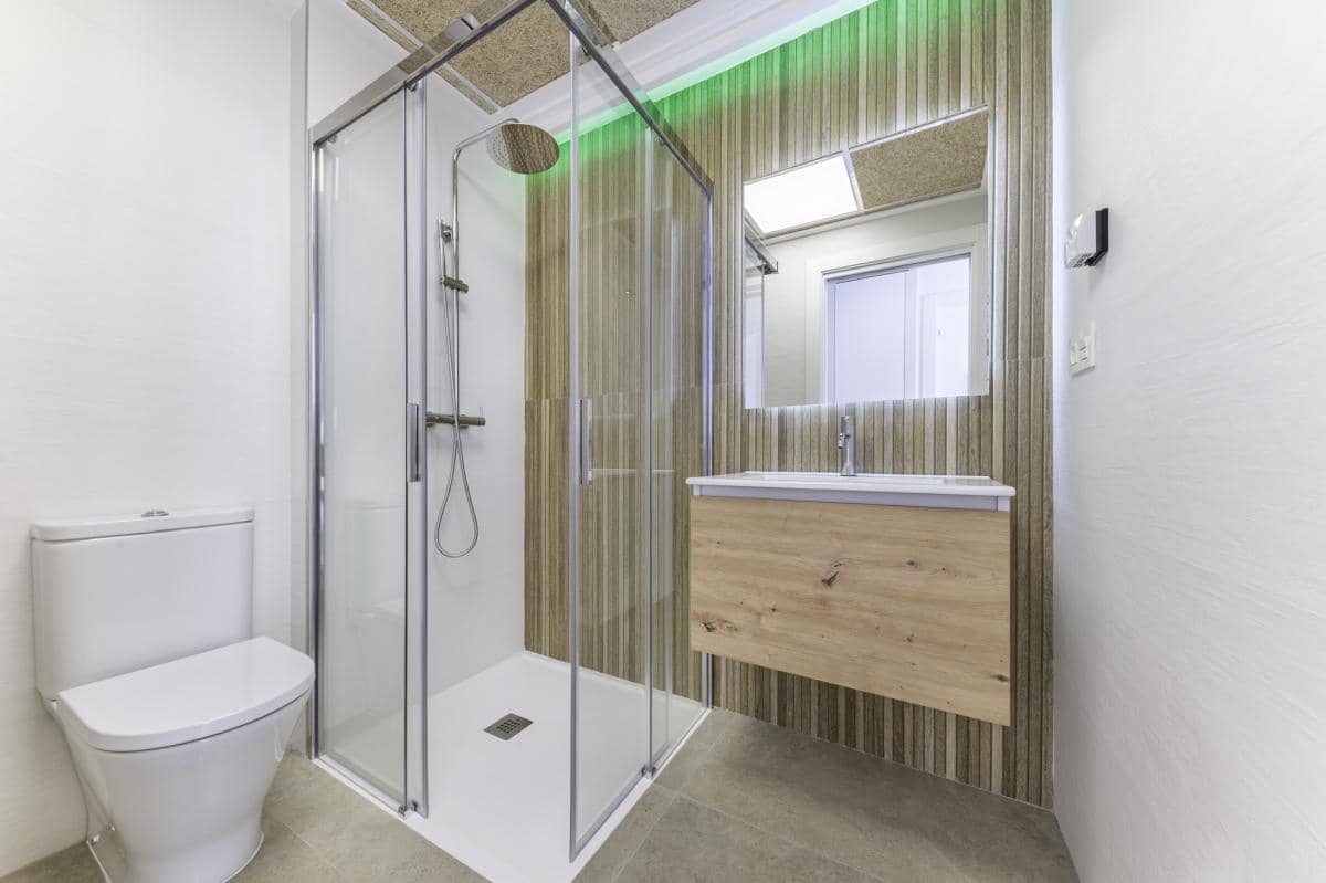 Apartamento de 2 habitaciones en Torrevieja en venta con piscina - 300.000 € (Ref: 9917040)