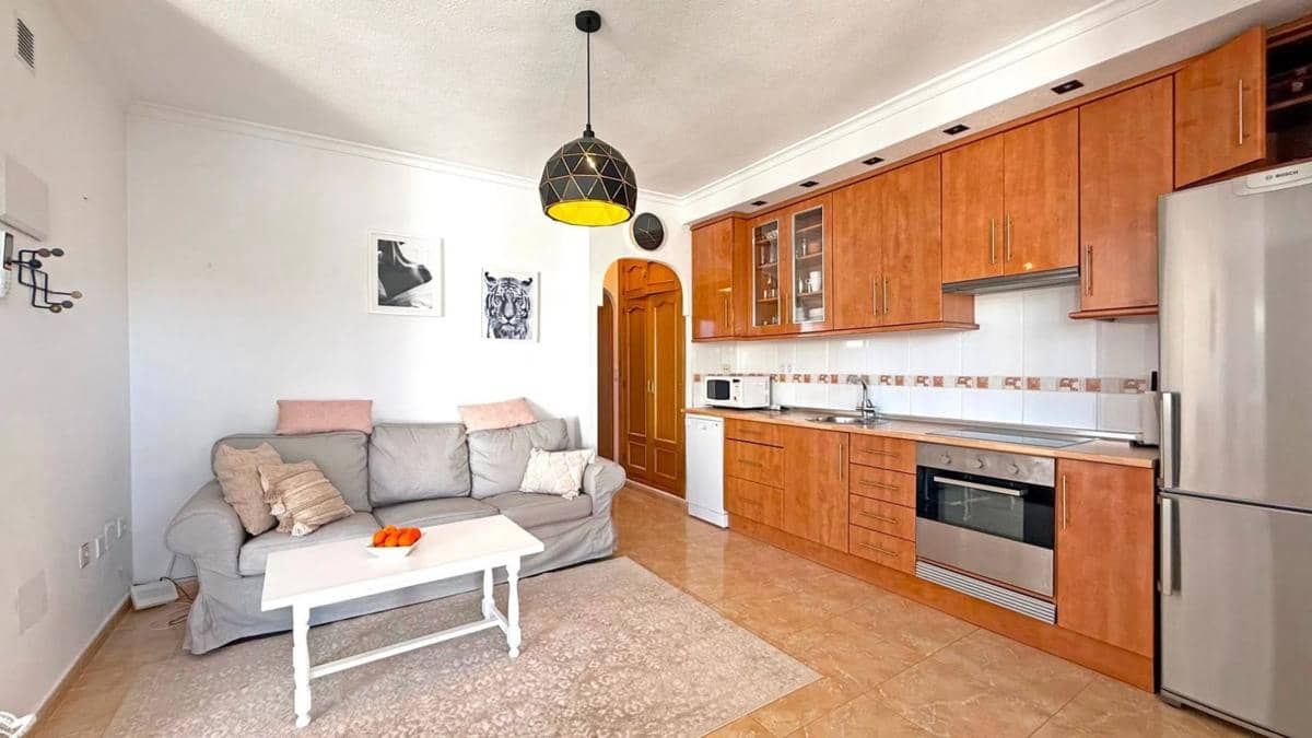 2 Zimmer Villa zu verkaufen in Torrevieja mit Pool - 199.900 € (Ref: 9917294)