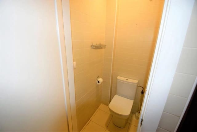 Commerciale in vendita in Zona Pueblo, Guardamar del Segura - 110.000 € (Rif: 9917295)