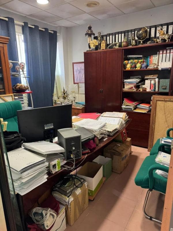 Kommersiell til salgs i Torrevieja - € 130 000 (Ref: 9917299)