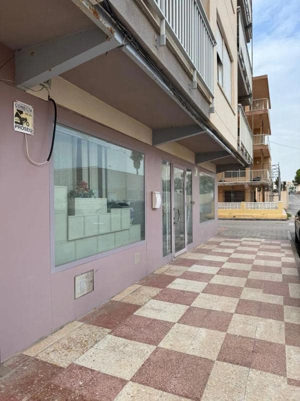 Kommersiell til salgs i Torrevieja - € 130 000 (Ref: 9917299)