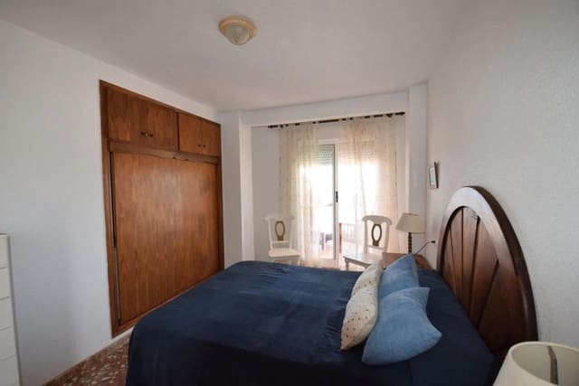 7 bedroom Villa for sale in Guardamar Playa, Guardamar del Segura - € 750,000 (Ref: 9917300)