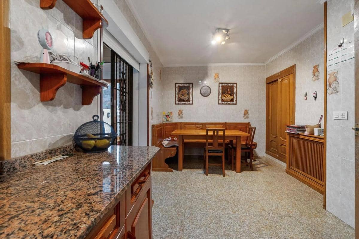 3 slaapkamer Villa te koop in Torrevieja met zwembad - € 490.000 (Ref: 9917307)