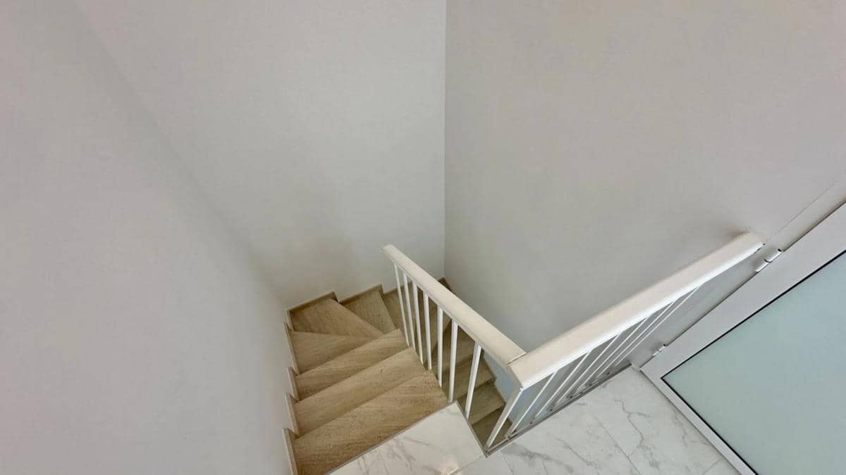 3 makuuhuone Omakotitalo myytävänä paikassa Torrevieja mukana uima-altaan - 229 000 € (Ref: 9917314)
