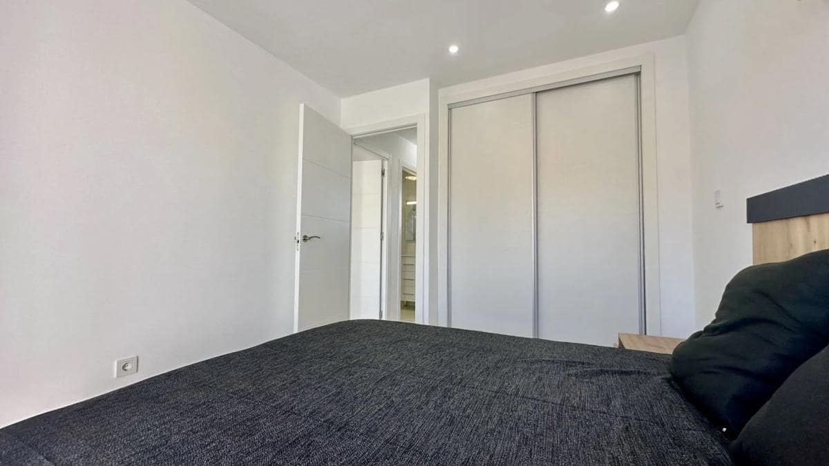 3 makuuhuone Omakotitalo myytävänä paikassa Torrevieja mukana uima-altaan - 229 000 € (Ref: 9917314)