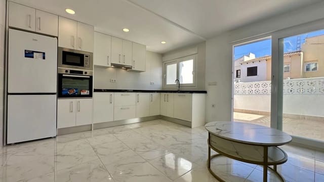 3 makuuhuone Omakotitalo myytävänä paikassa Los Balcones - Los Altos, Torrevieja mukana uima-altaan - 229 000 € (Ref: 9917314)