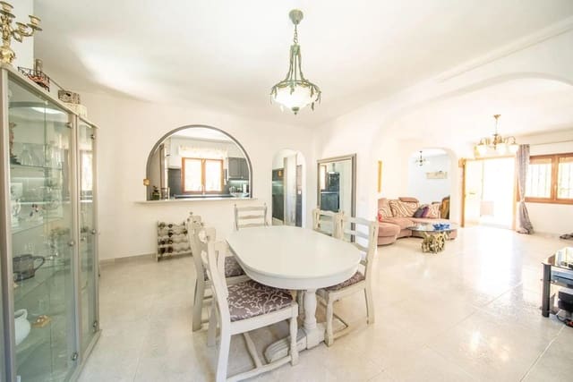 6 quarto Moradia para venda em Las Filipinas com piscina - 450 000 € (Ref: 9917322)